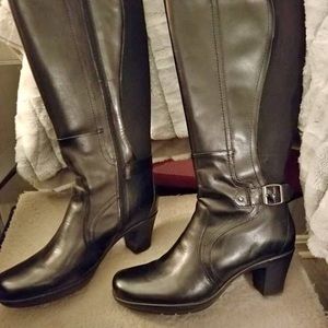 Clark’s boots size 9.5